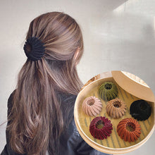 Ladda upp bild till gallerivisning, Sammet Nest Scrunchie