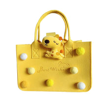 Ladda upp bild till gallerivisning, Kreativ presentväska med barnprogramsmotiv