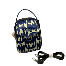 Ladda upp bild till gallerivisning, Crossbody-väska med nylontryck