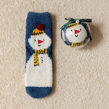 Ladda upp bild till gallerivisning, 🎄🧦Kreativ presentask med runda bollar och julstrumpor

