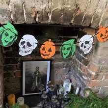 Ladda upp bild till gallerivisning, Halloween Santa Carla Vampyrens Krans Skräckdekoration
