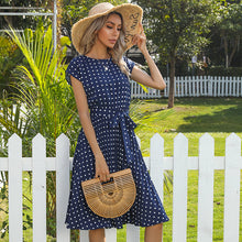 Ladda upp bild till gallerivisning, Underbar sommarklänning med prickar
