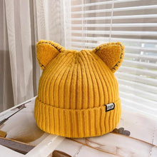 Ladda upp bild till gallerivisning, Vinter kattöron stickad mössa unisex
