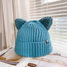 Ladda upp bild till gallerivisning, Vinter kattöron stickad mössa unisex
