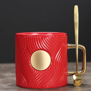 Korrugerad trendig kaffekopp (med sked)