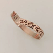Ladda upp bild till gallerivisning, Elegant Enkel Ring med Blommönster
