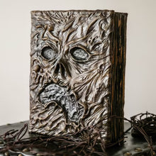 Ladda upp bild till gallerivisning, Necronomicon Dekoration
