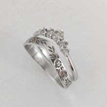 Ladda upp bild till gallerivisning, Elegant Enkel Ring med Blommönster
