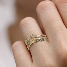 Ladda upp bild till gallerivisning, Elegant Enkel Ring med Blommönster
