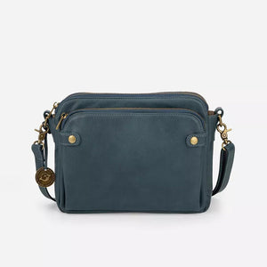 Crossbody-axel i tre läder lager