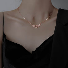 Ladda upp bild till gallerivisning, Glänsande halsband med änglavingar
