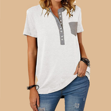 Ladda upp bild till gallerivisning, T-shirt med ficka och knappar
