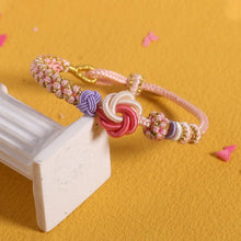 Ladda upp bild till gallerivisning, 🩷Till min dotter/barnbarnsdotter 🩷 - Armband med knut av persikoblommor
