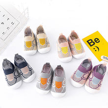 Ladda upp bild till gallerivisning, Neutral &amp; Andandes Stickad - Halkfria babysko-strumpor
