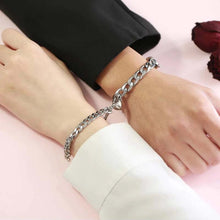 Ladda upp bild till gallerivisning, Magnetarmband med design
