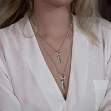 Ladda upp bild till gallerivisning, Love Style Hug Necklace
