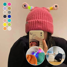 Ladda upp bild till gallerivisning, Självlysande Lilla Monster Ullhatt
