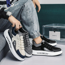 Ladda upp bild till gallerivisning, Tjocksulade sneakers i duntyg
