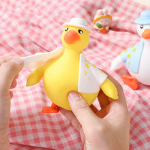 Ladda upp bild till gallerivisning, Stressavlastningsleksaker Dress Up Duck
