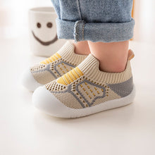 Ladda upp bild till gallerivisning, Neutral &amp; Andandes Stickad - Halkfria babysko-strumpor

