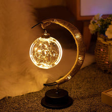 Ladda upp bild till gallerivisning, Handgjord garnrottingboll LED månformad lampa

