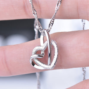 Frostat dubbelt hjärta halsband