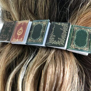 📗📕📔📙Hårklämma i miniatyrbok