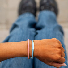 Ladda upp bild till gallerivisning, Mitt badass tjejgäng flerfärgat armband
