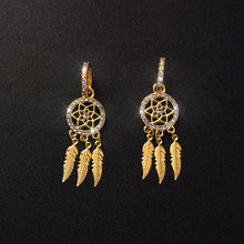 Ladda upp bild till gallerivisning, Dreamcatcher Crystal Charm örhängen
