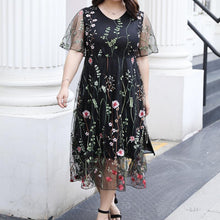Ladda upp bild till gallerivisning, Blommig Klänning | Plus size
