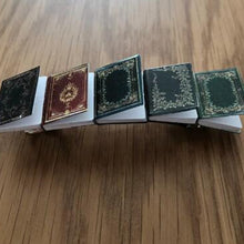 Ladda upp bild till gallerivisning, 📗📕📔📙Hårklämma i miniatyrbok
