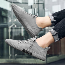 Ladda upp bild till gallerivisning, Alfabet sneakers
