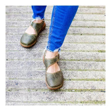 Ladda upp bild till gallerivisning, Vintage Mary Jane Sandaler
