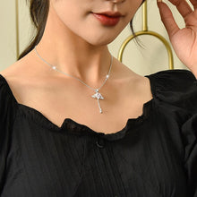 Ladda upp bild till gallerivisning, Cupid Heart Halsband med rörliga vingar
